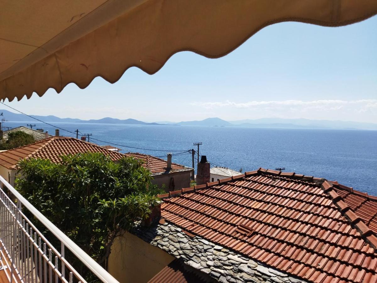 Villa ¨Με Θέα Το Ηλιοβασίλεμα¨ Áfissos Exterior foto